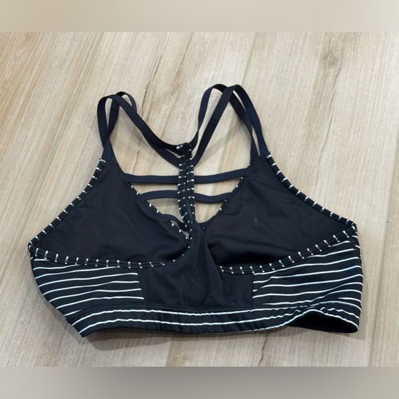 Victoria Sport Striped Sports Bra – Size M - Picture 3 of 6